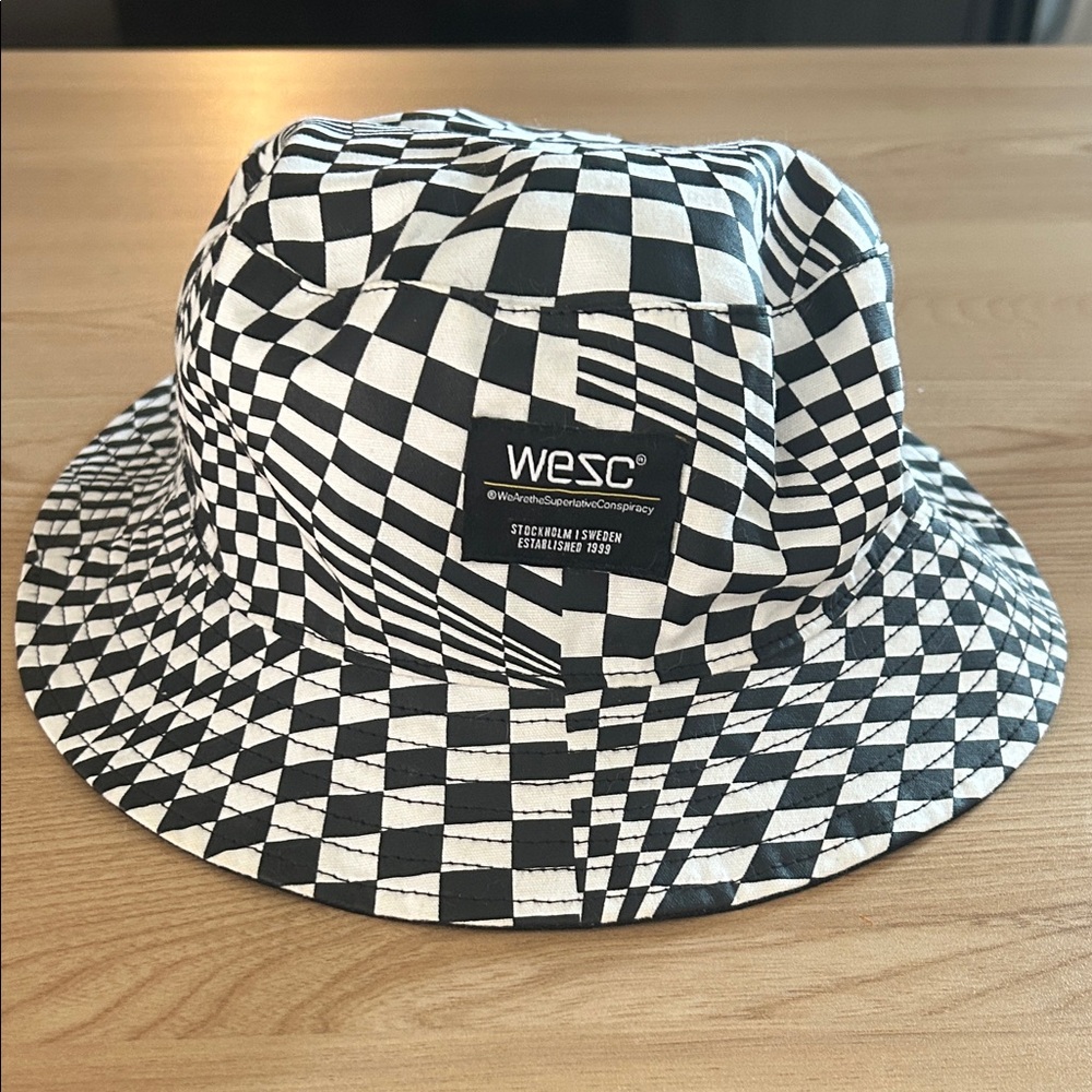 WeSC black and white Bucket Hat